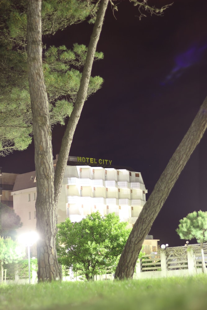 Hotel City Beach Resort 9/53