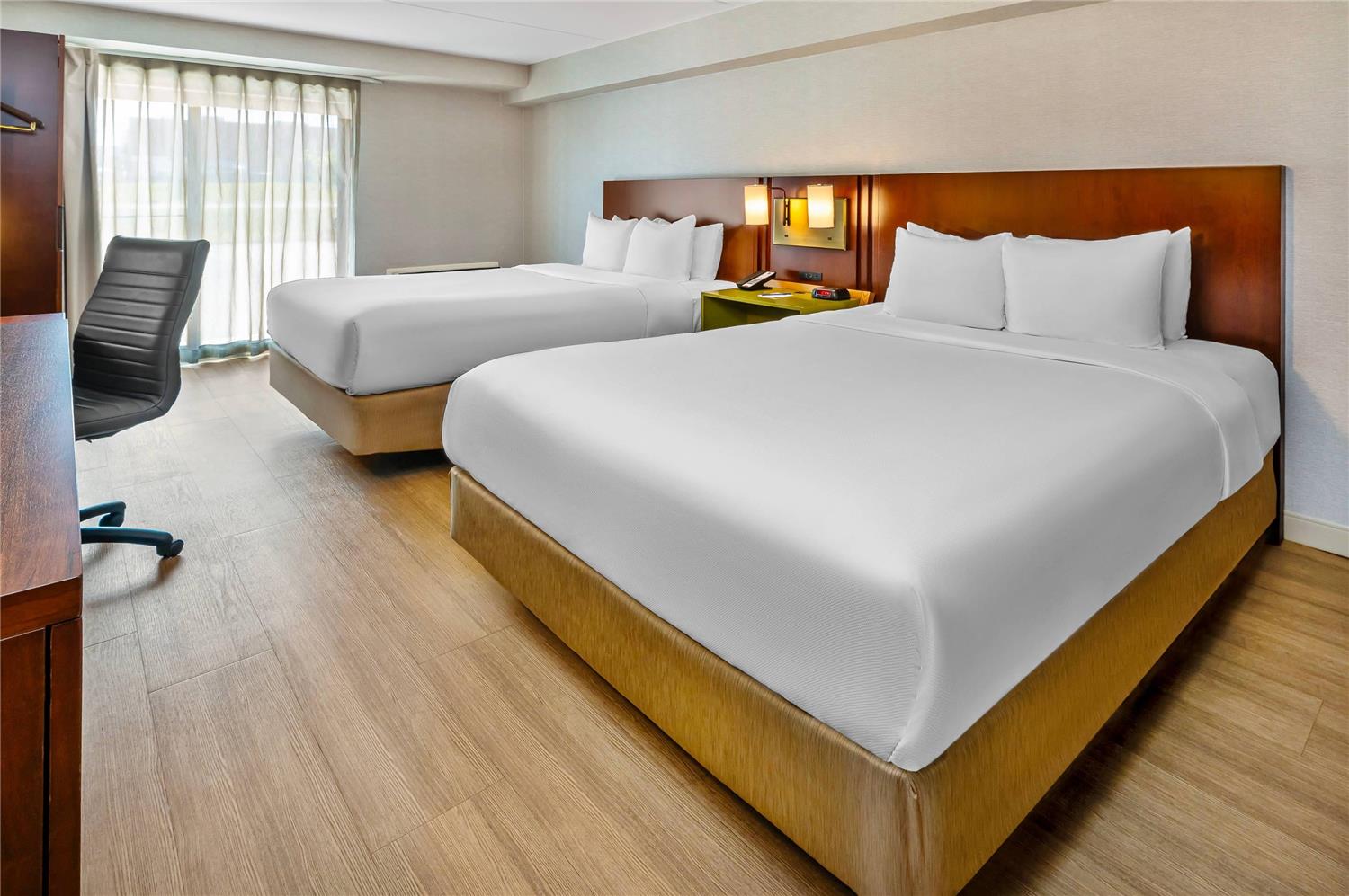 Upgrade, Business, 2 Queen Beds