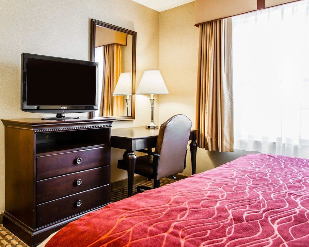 Comfort Inn and Suites Scarborough - Portland 26/55