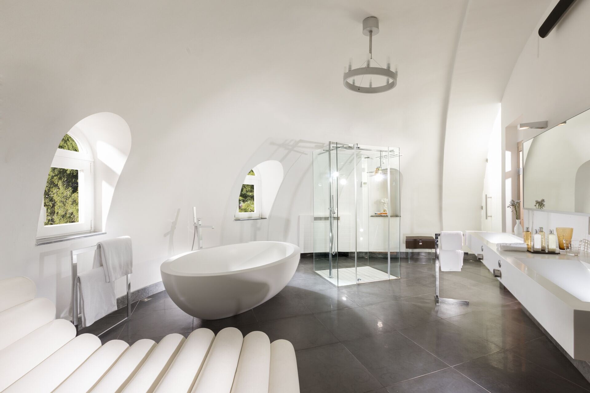 SIGNATURE, STUDIO, SUITE