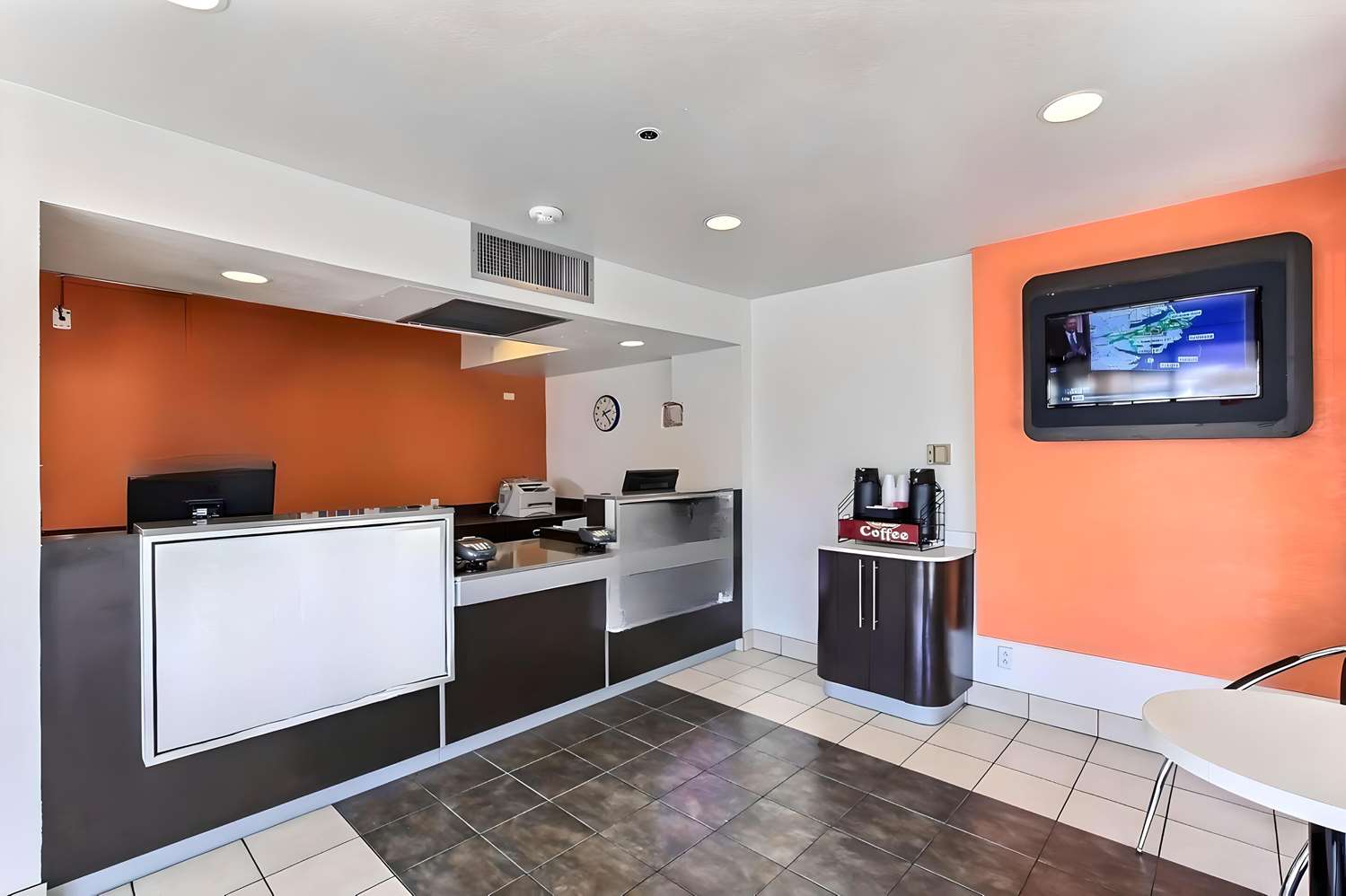 Super 8 by Wyndham Livermore 4/10