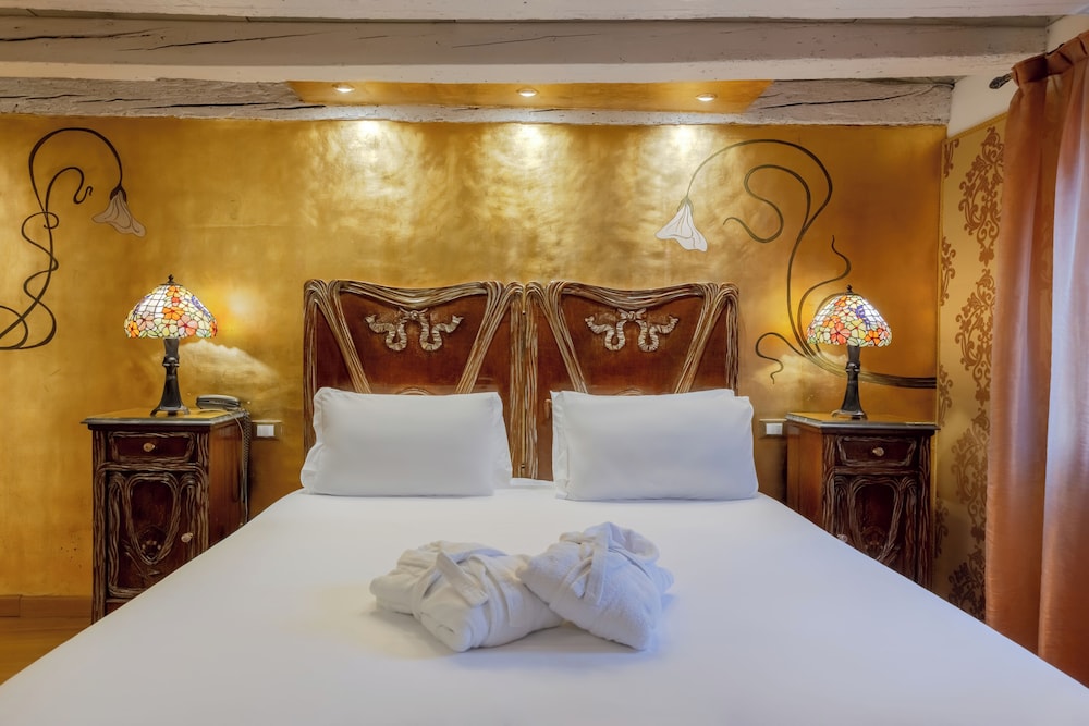 Classic, King Bed, Ca Dell Arte Hotel 6/10