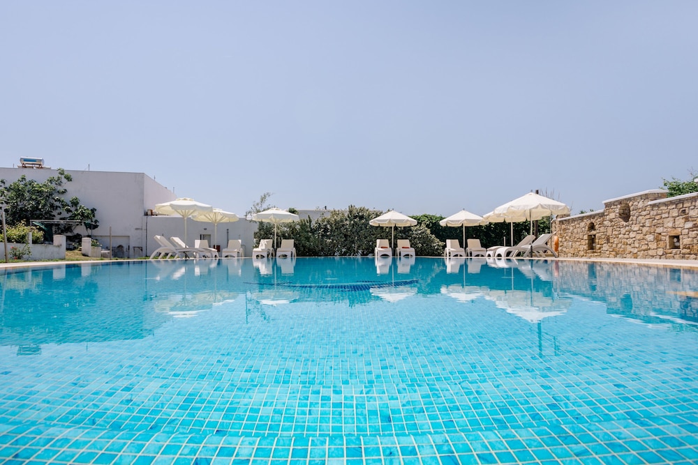 Ariadne Hotel 72/74