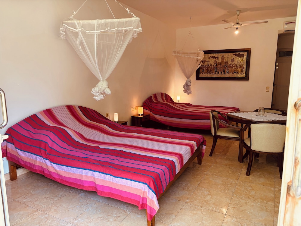 Raja Beach Hotel 20/50