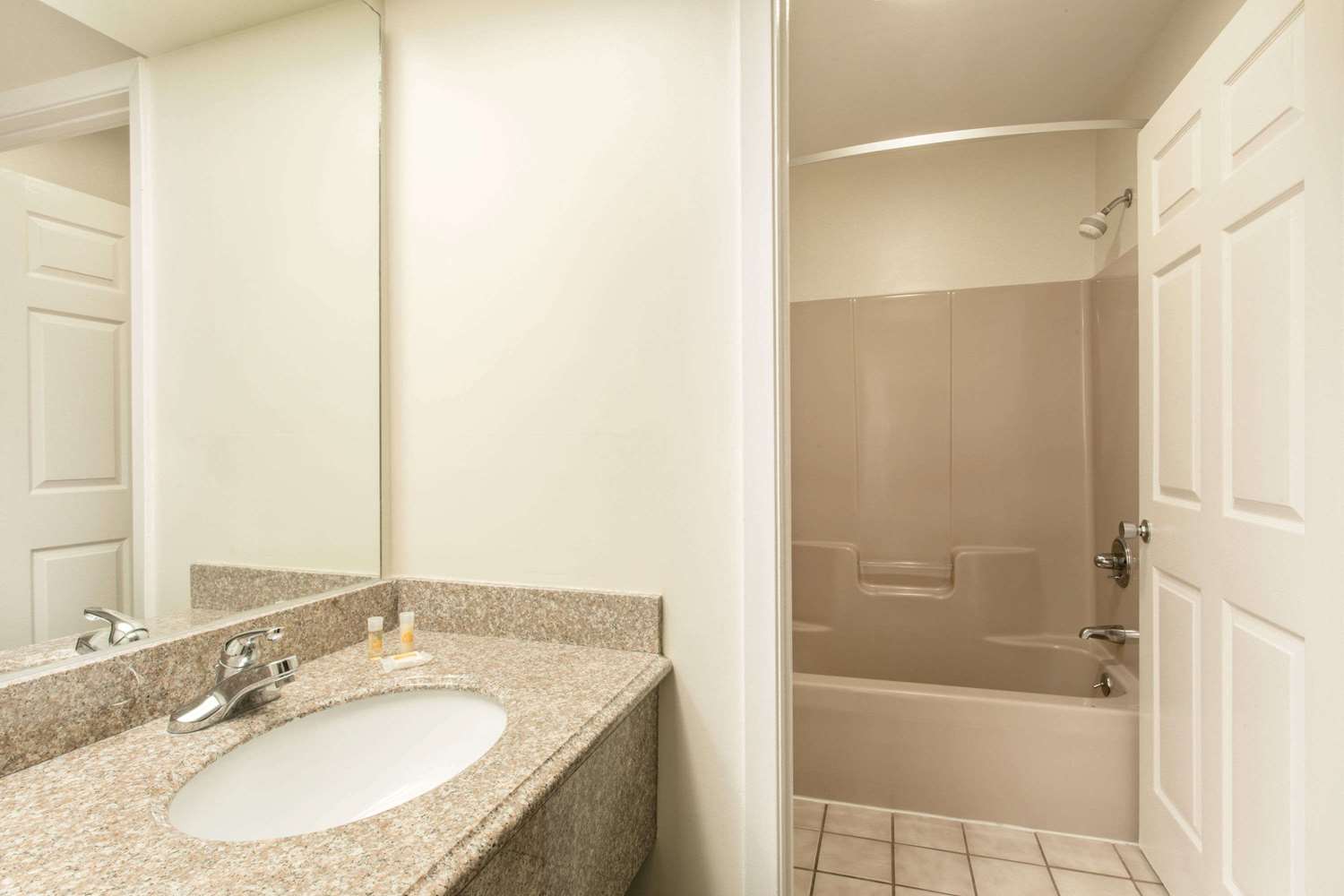 Days Inn by Wyndham Picayune 19/22