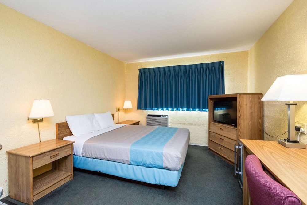 Motel6 Cedar Rapids, IA - Airport 21/57