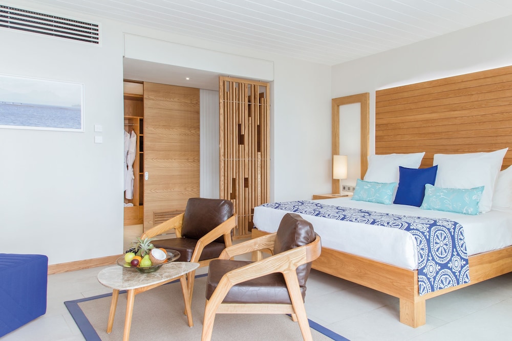 Paradis Beachcomber Golf Resort and Spa 18/65