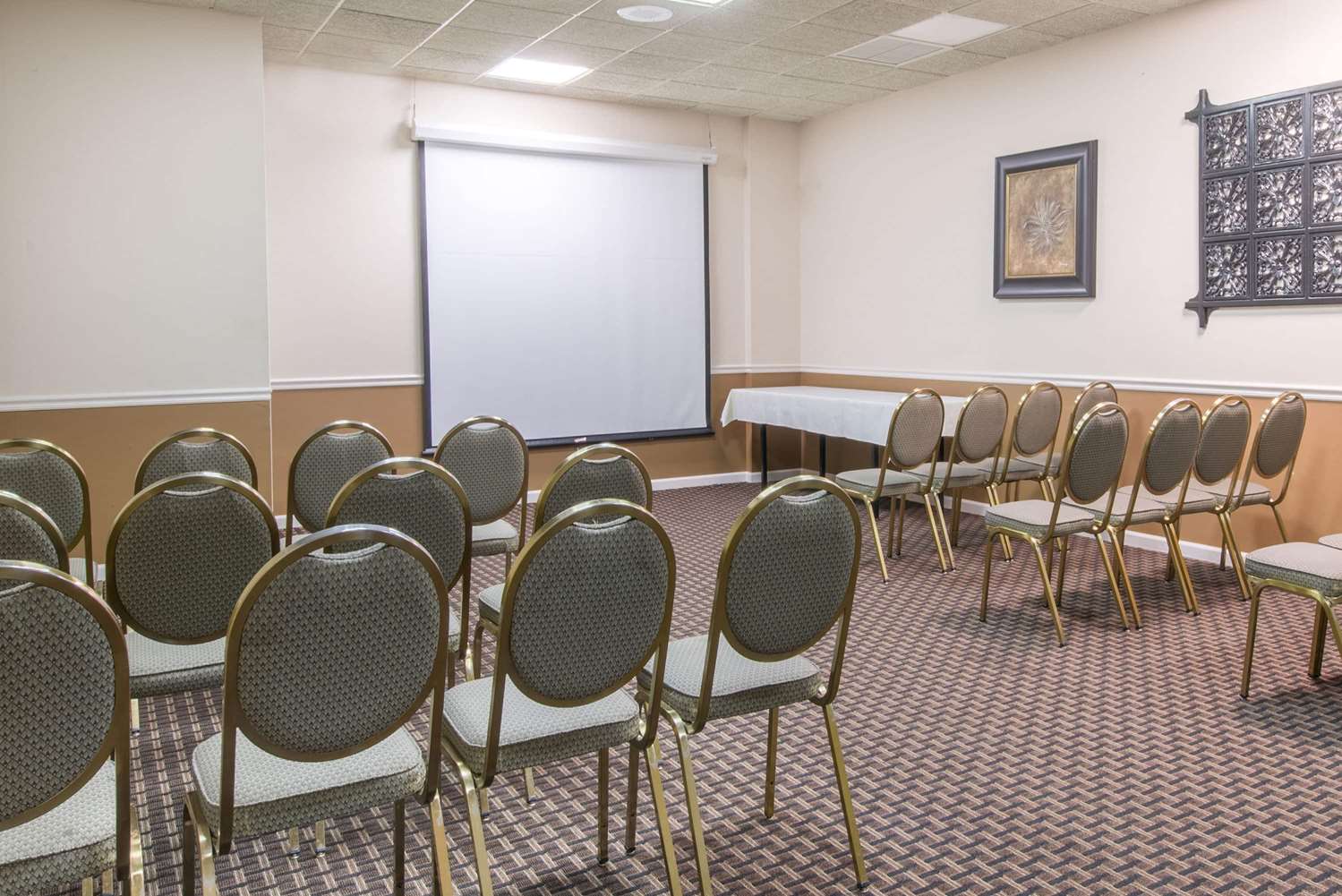 Ramada by Wyndham Vineland Millville Area 29/32