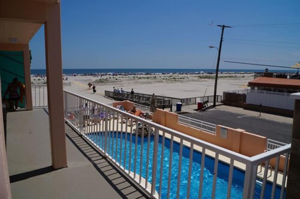 Beau Rivage Beach Resort 51/58