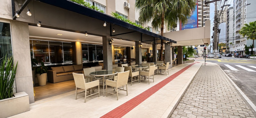 Hotel Gracher Praia 62/68