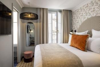 ROOM, DOUBLE BED
