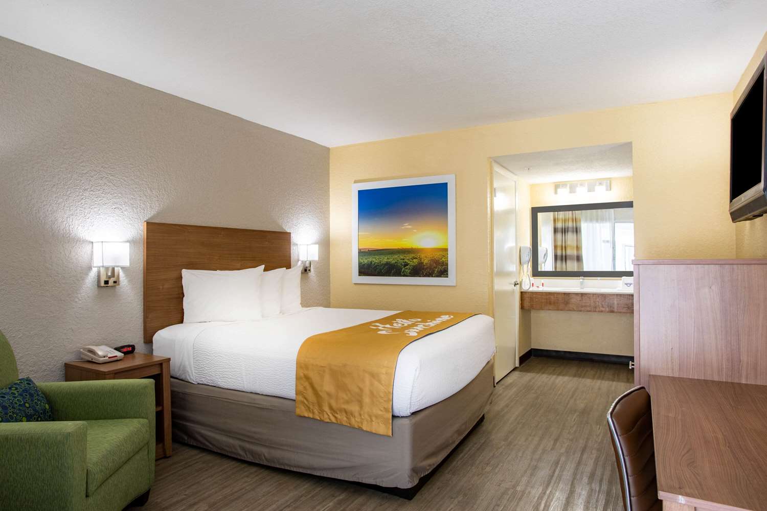 Days Inn By Wyndham Apopka Orlando 24/53