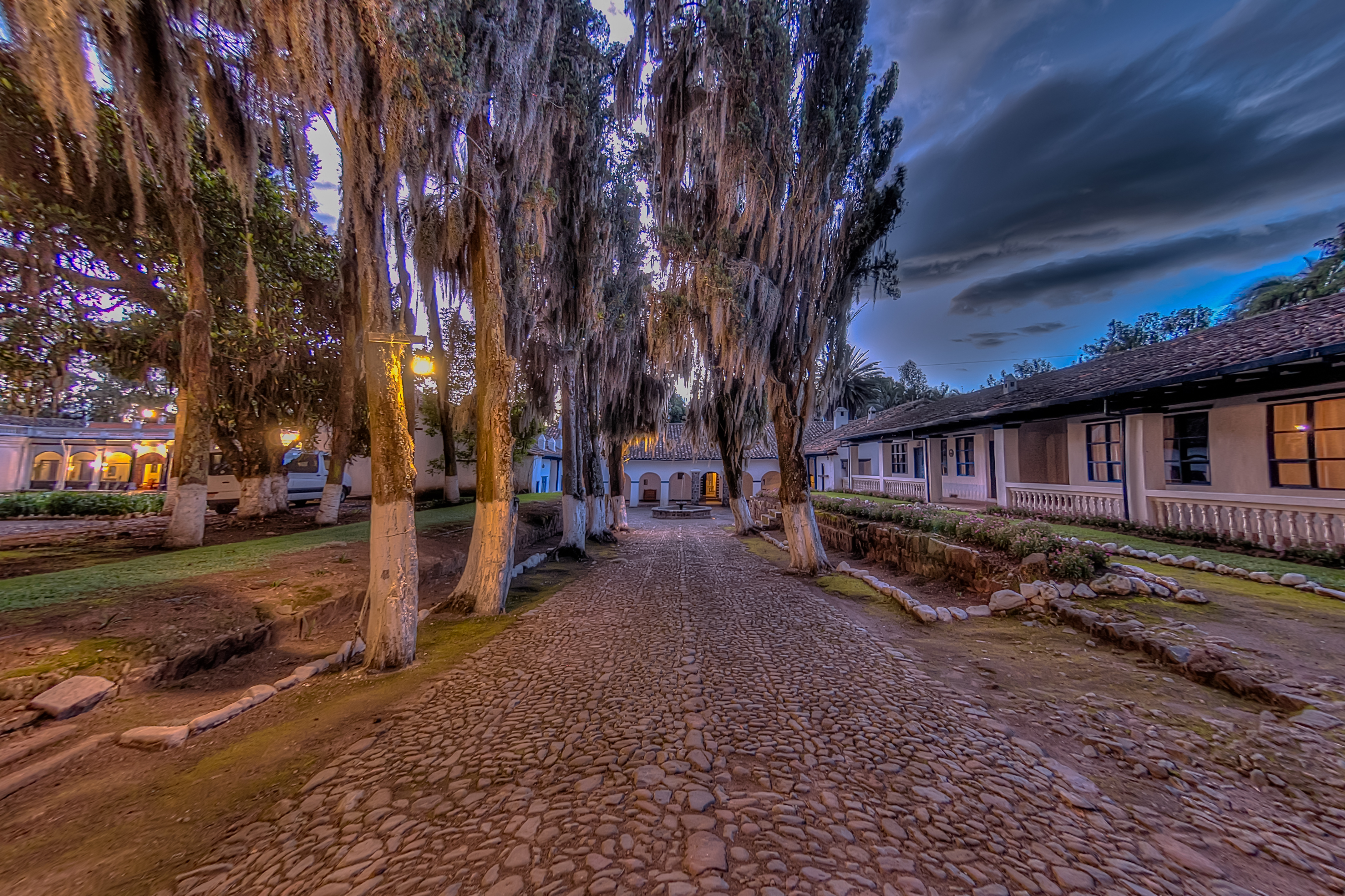Hosteria Hacienda Pinsaqui 41/47