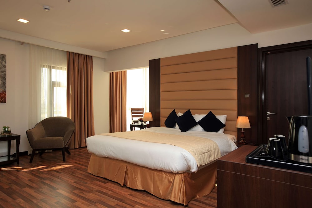 فندق جولدن توليب للأجنحة الفندقية(Golden Tulip Al Khobar Suite Hotel) 18/52