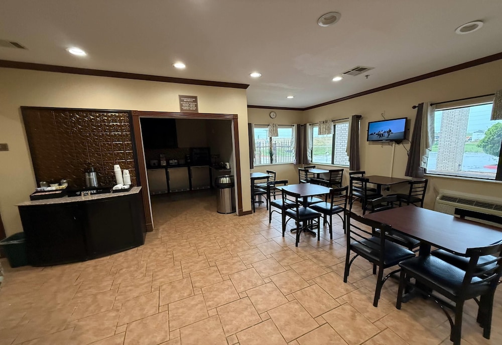 Days Inn by Wyndham Navasota 41/60