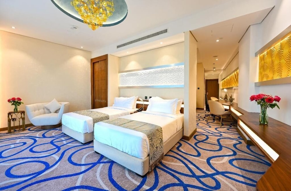 DELUXE, SUITE, TWIN BEDS