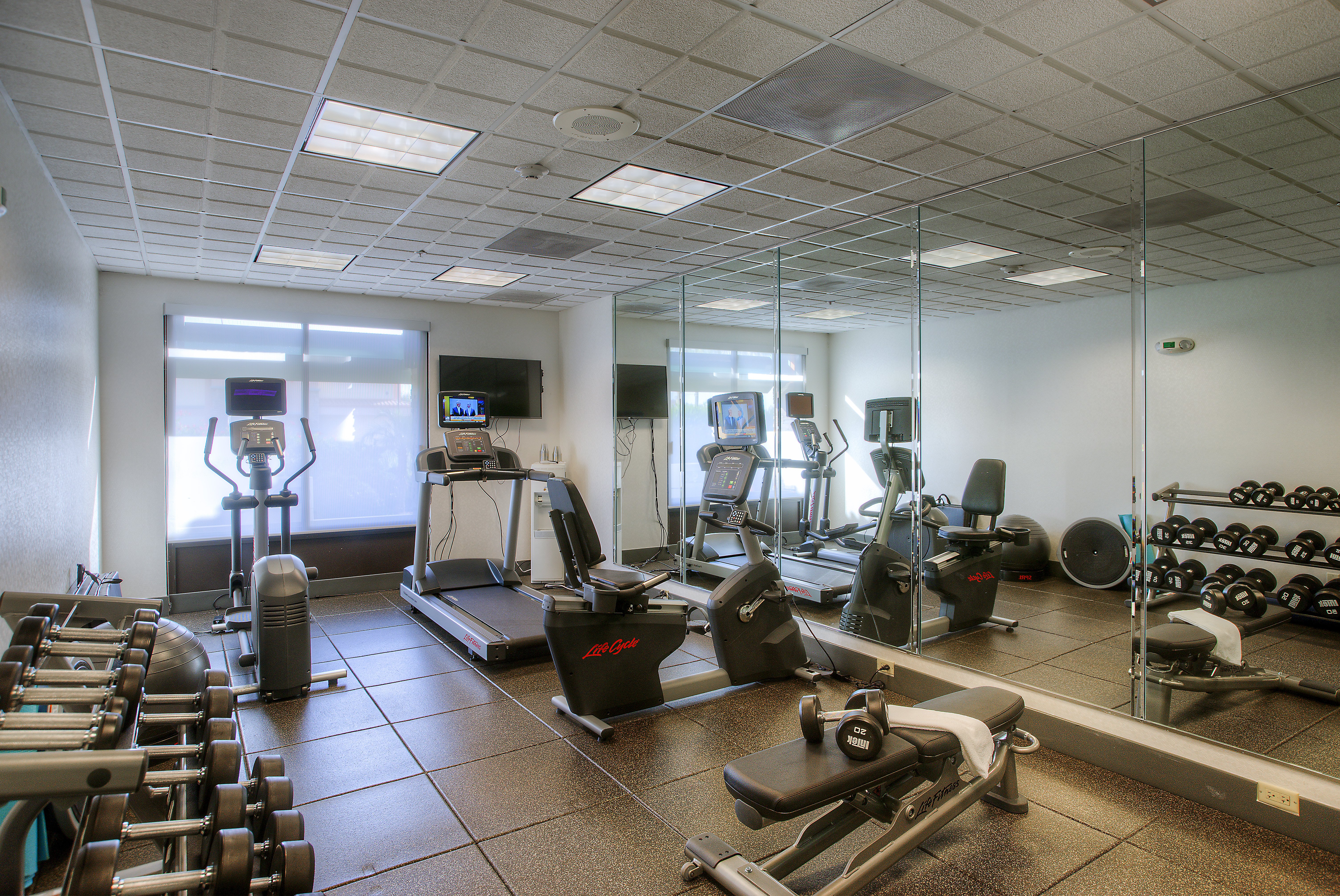 Holiday Inn Express Suites Tempe 27/46