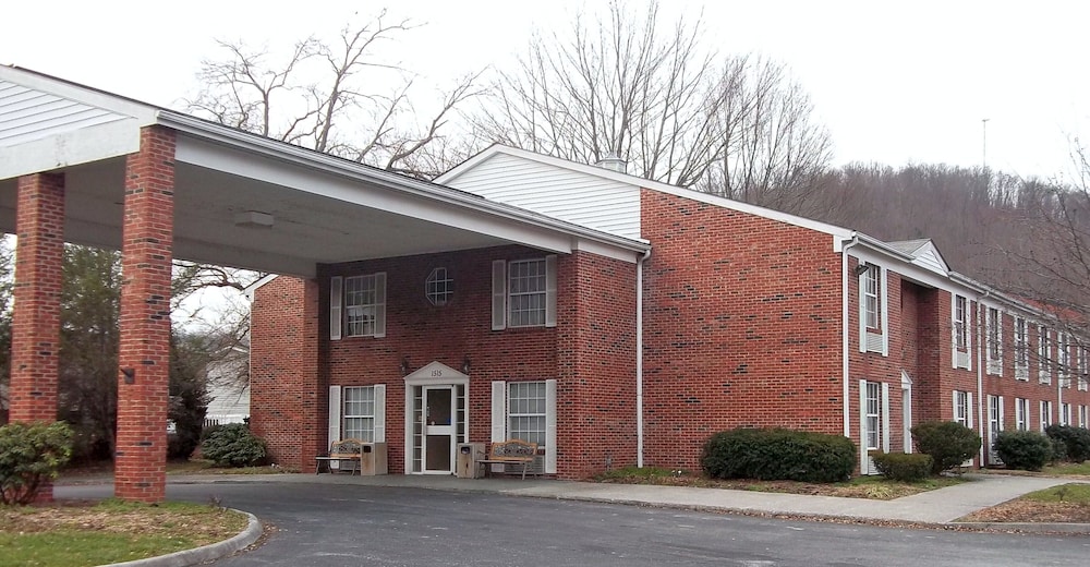 Americourt Hotel 1/39