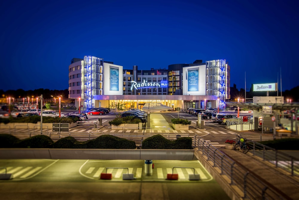 Radisson Blu Hotel, Hamburg Airport 1/66