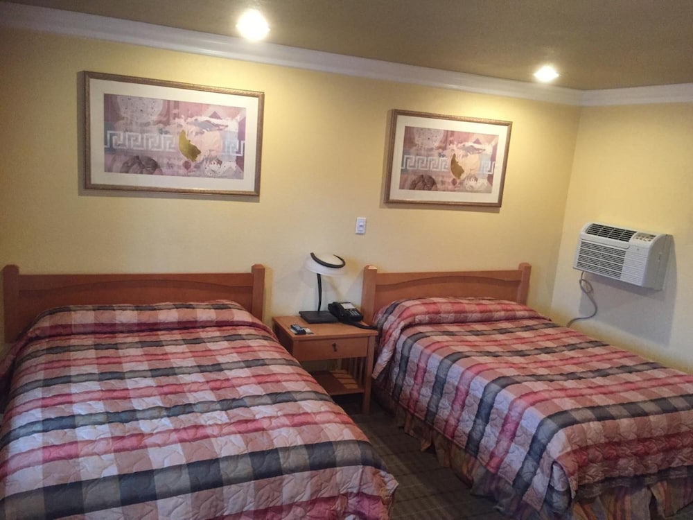 Bayshore Inn 9/44