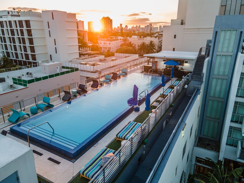 Fairwind Hotel Miami Beach 77/86