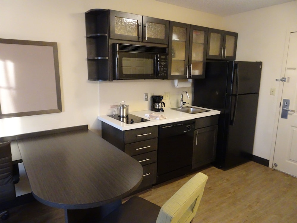 Candlewood Suites Glen Allen Short Pump, an IHG Hotel 58/73