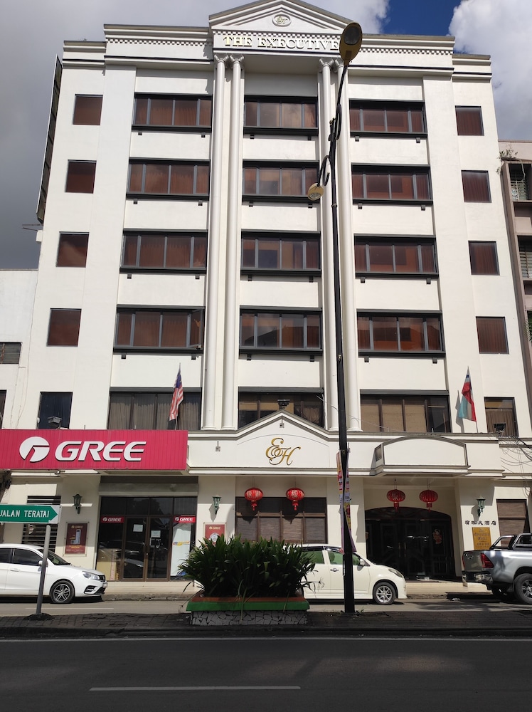 The Executive Hotel 4/25