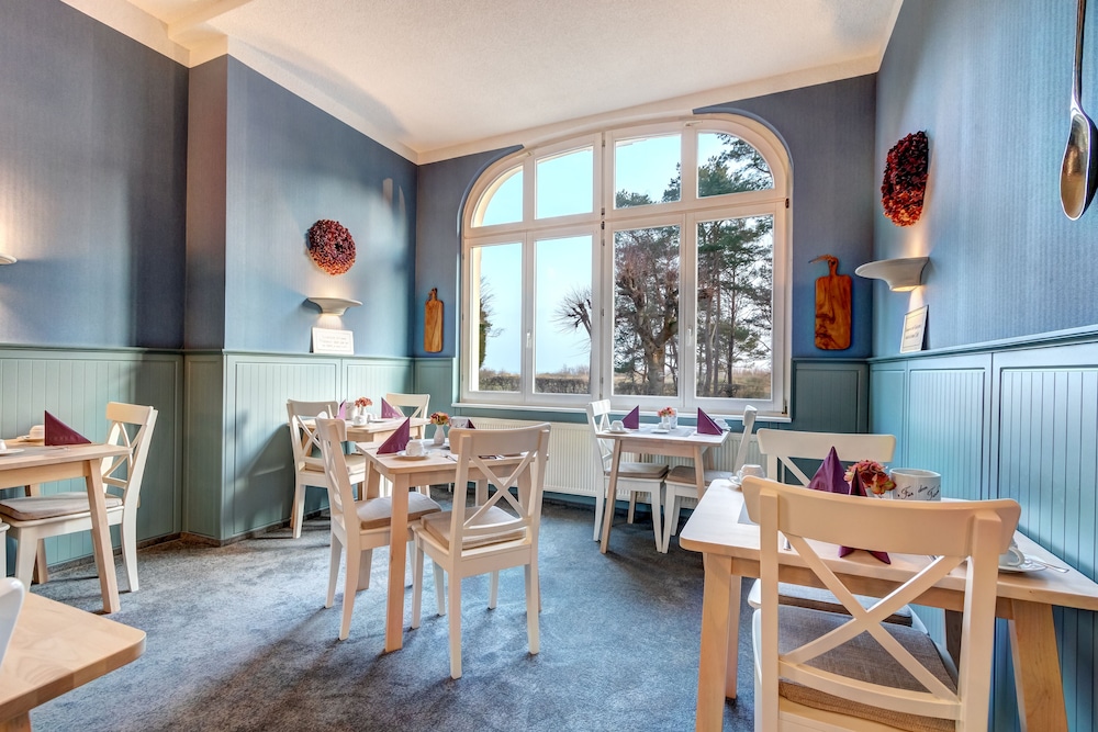 Hotel Villa Seeschlosschen 33/50