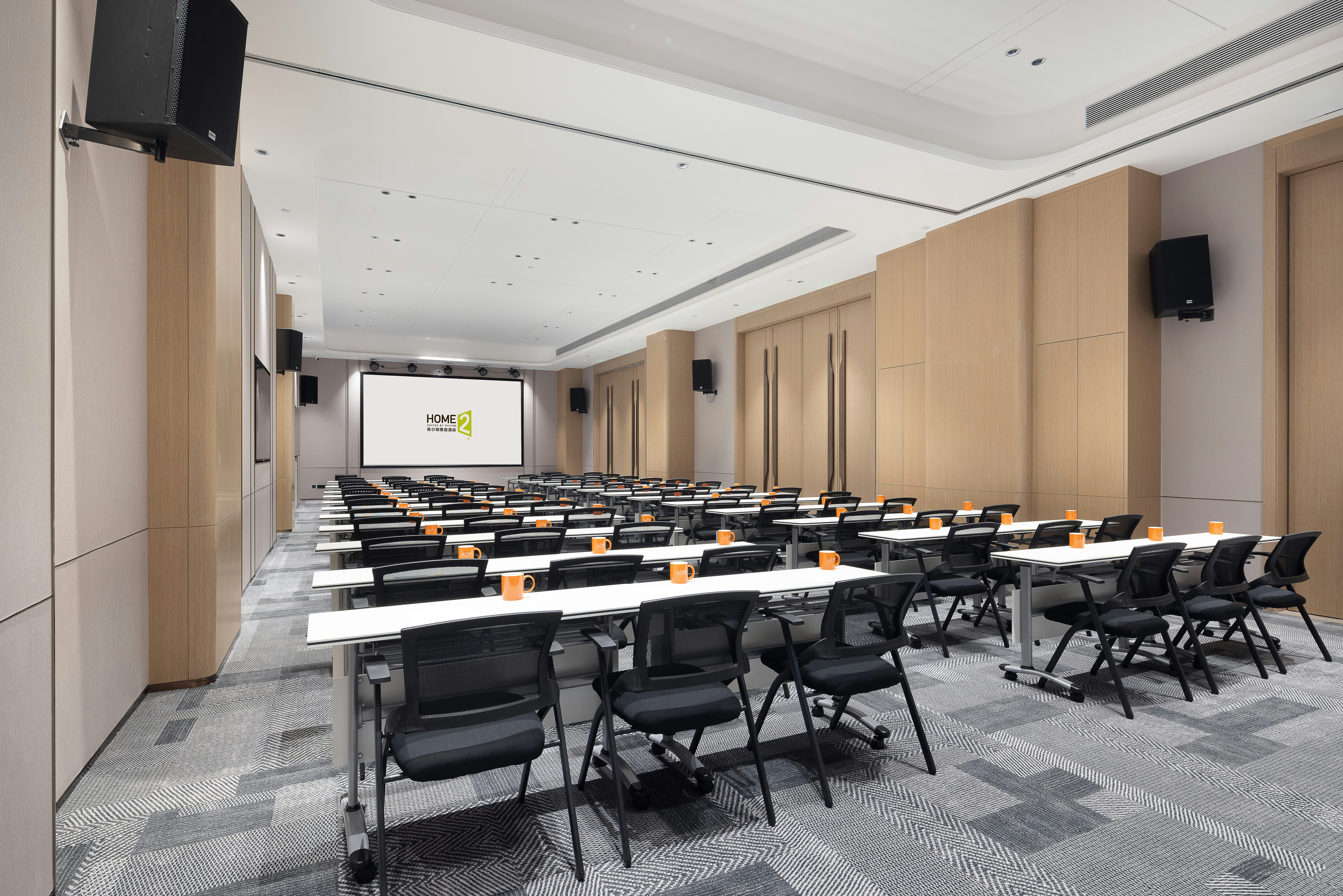 Home2 Suites by Hilton Xingyi Jushan Plaza 50/60