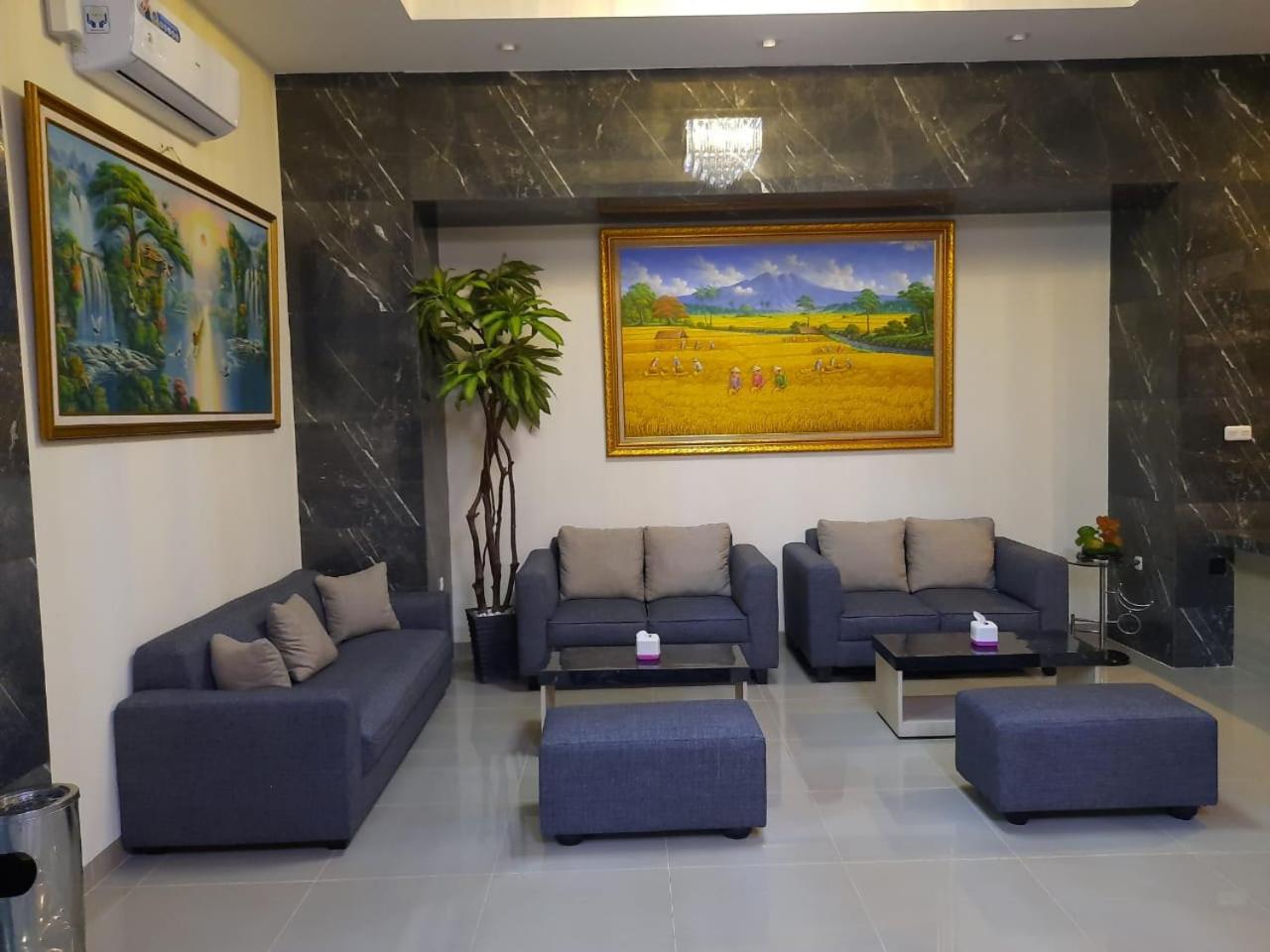 Penthouse Hotel 46/60