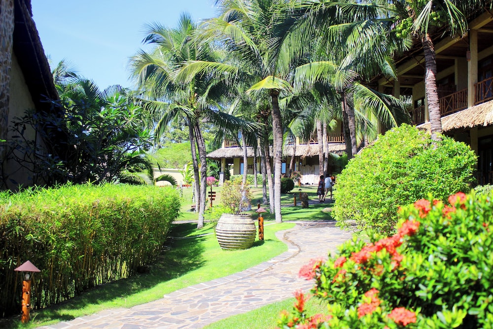 Aroma Beach Resort & Spa 40/50