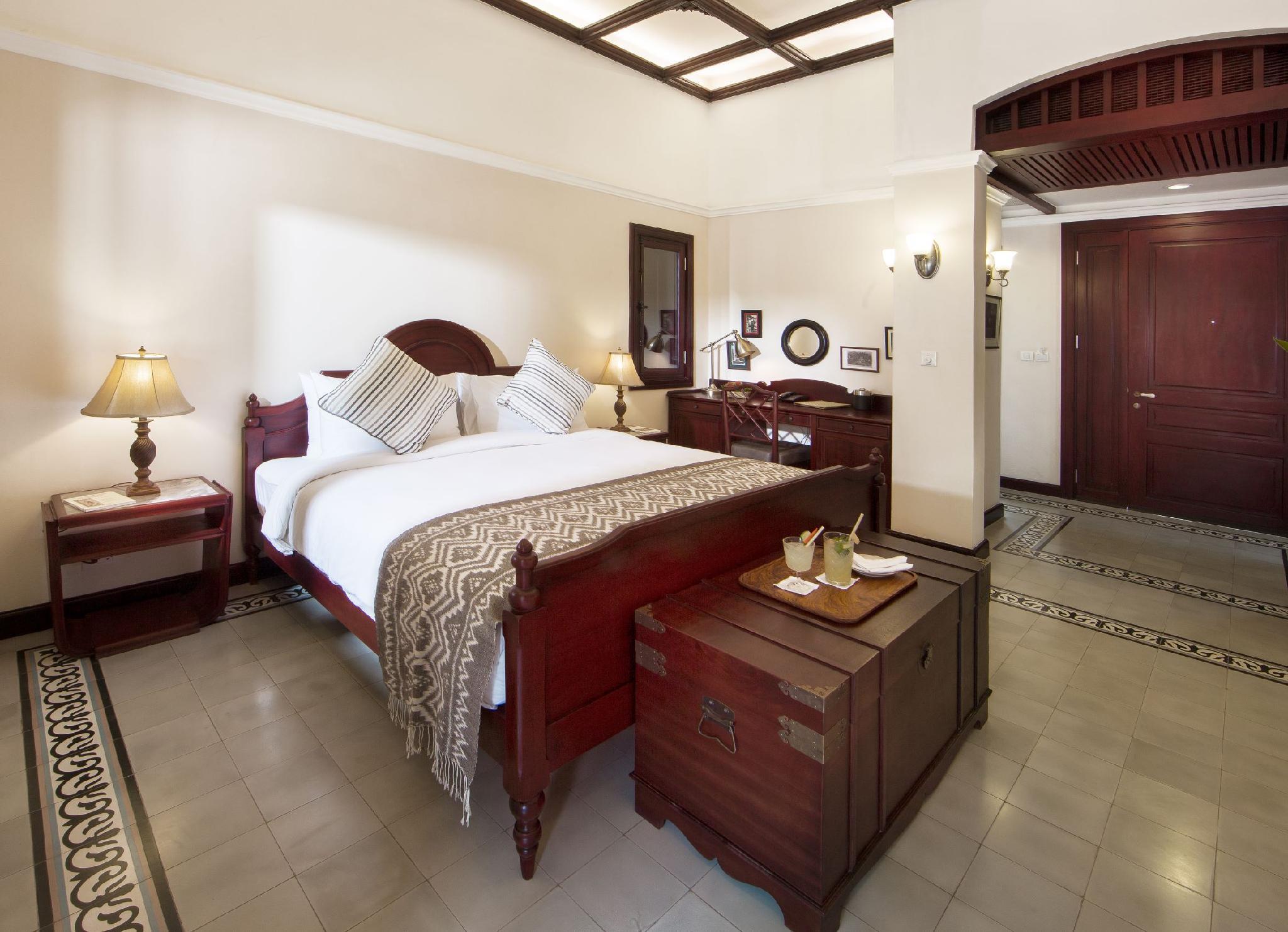 Bungalow, King Bed, Pool or River View