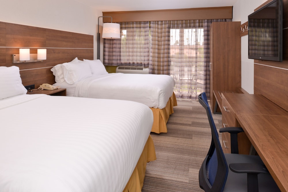 Holiday Inn Express Palm Desert 22/78