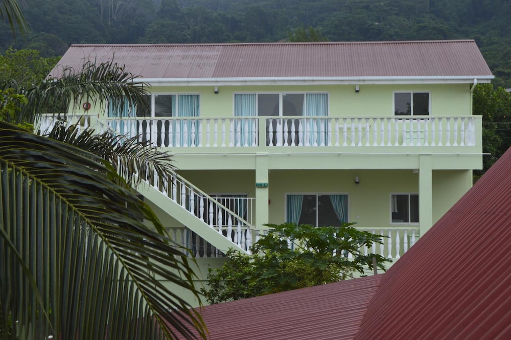 Chez Payet Guesthouse 3/18