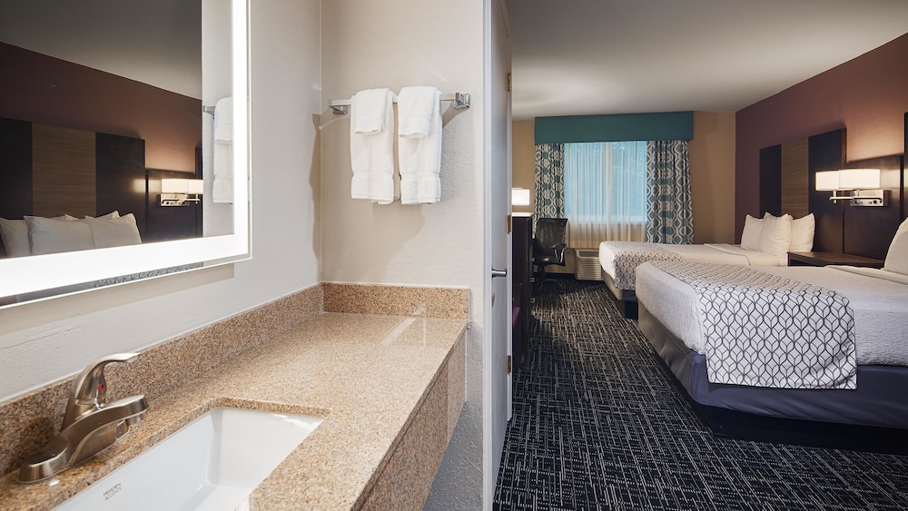 Best Western Fort Myers Inn and Suites 19/35