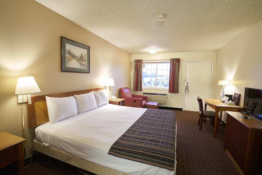 Skyway Inn SeaTac 23/58