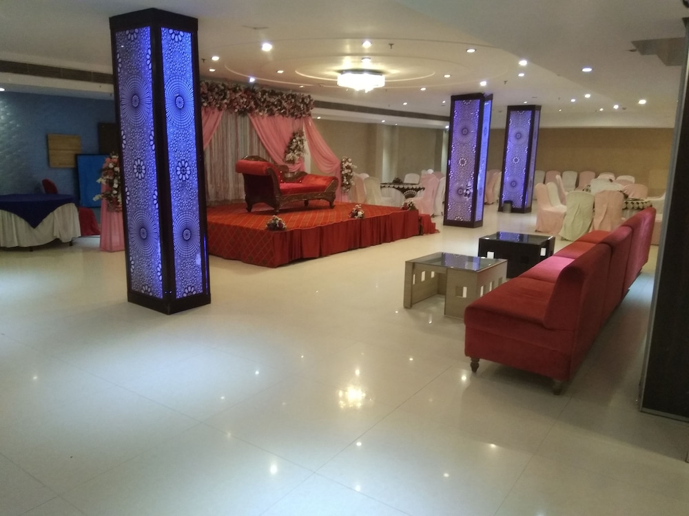 Hotel Rajshree 5/44