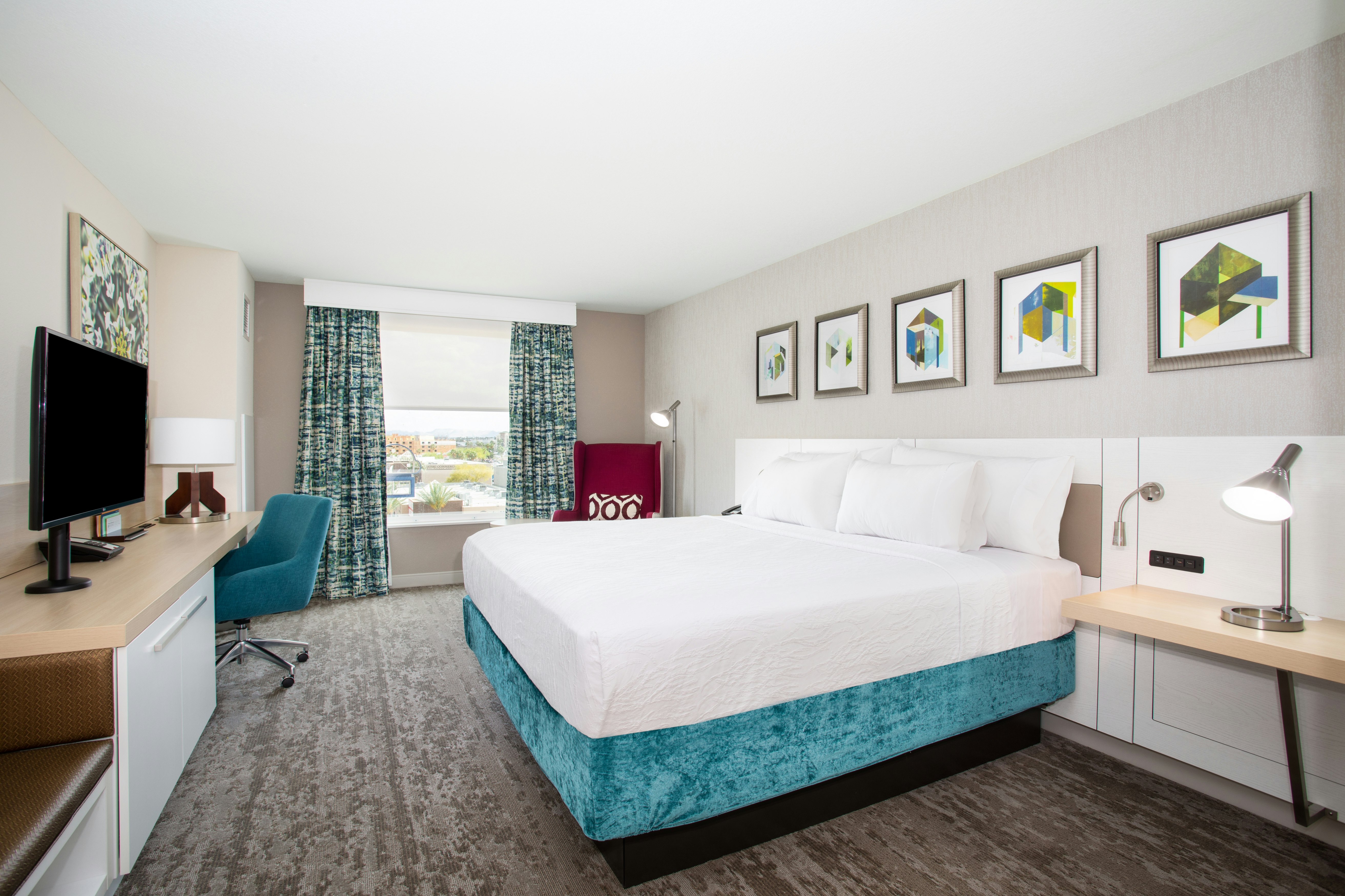 ROOM, KING BED