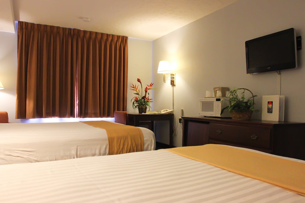 Clover Island Inn 11/54