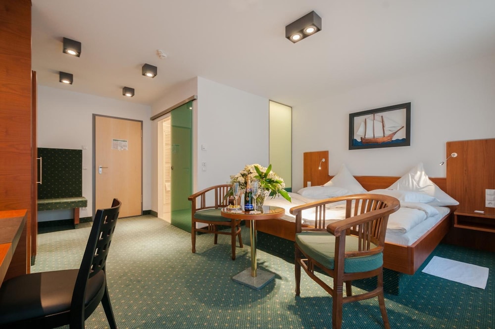 UNGER HOTEL 27/61