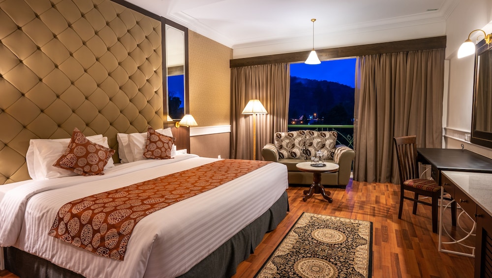 Century Pines Resort 15/50