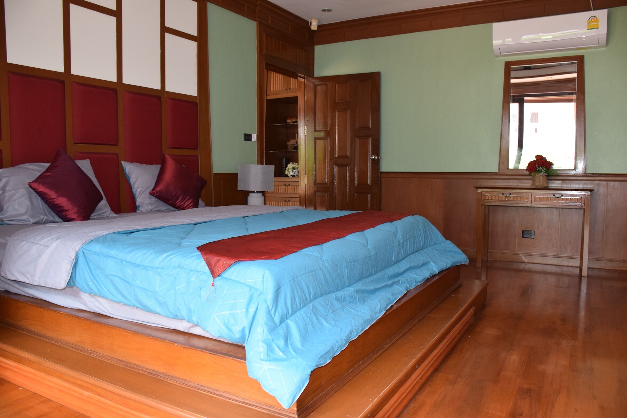 COMFORT, VILLA