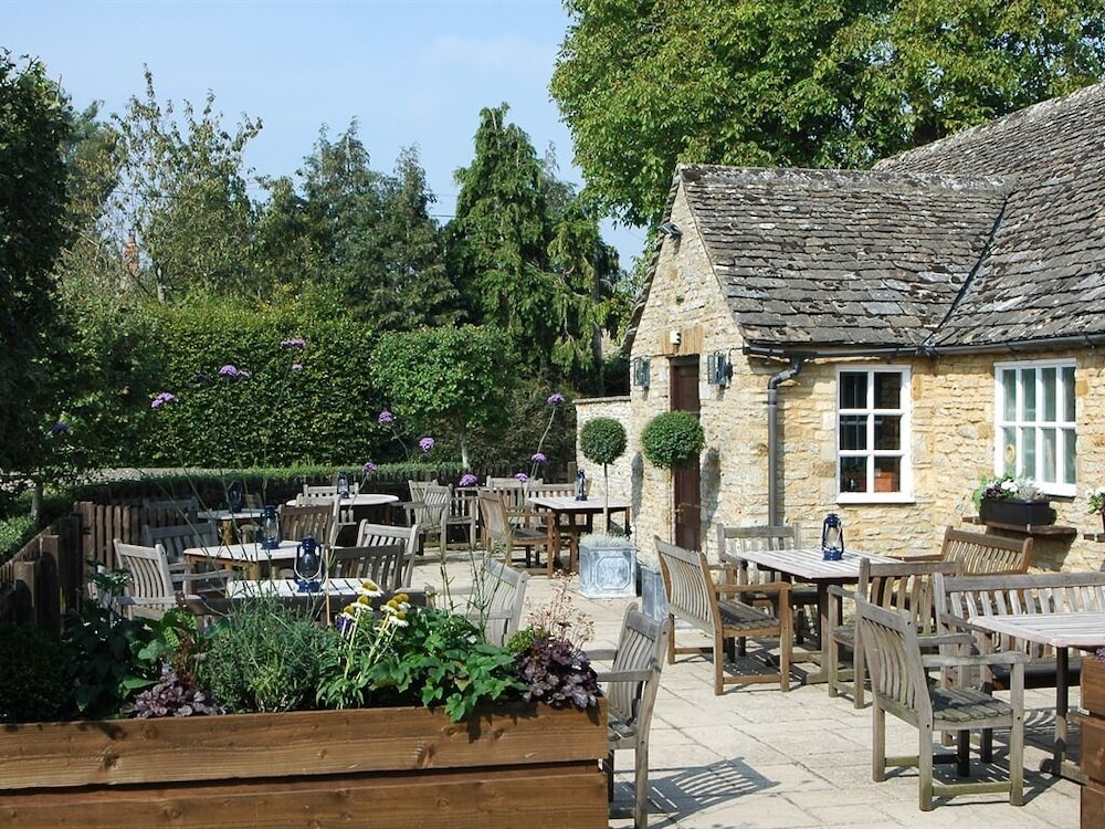 The White Horse Inn 1/62