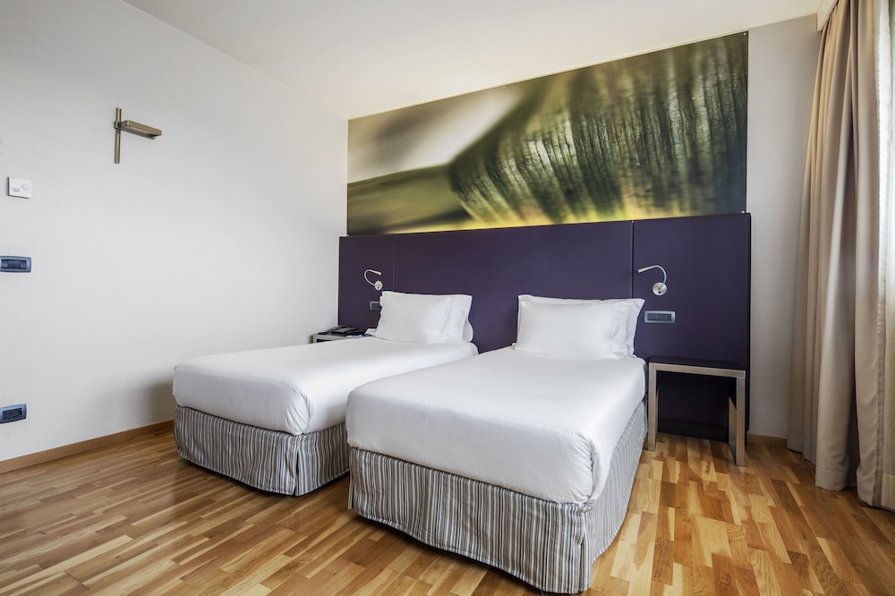 AC Hotel by Marriott Milan Sesto 12/63