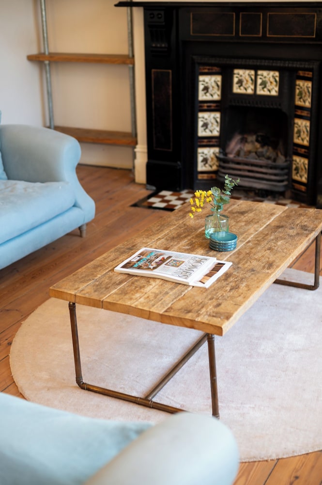 VESTO Three Bedroom Apartment in Clapham 22/26
