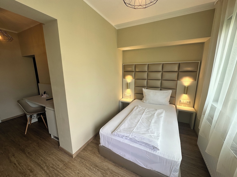 Hotel Athen Kelsterbach Frankfurt Airport 15/50