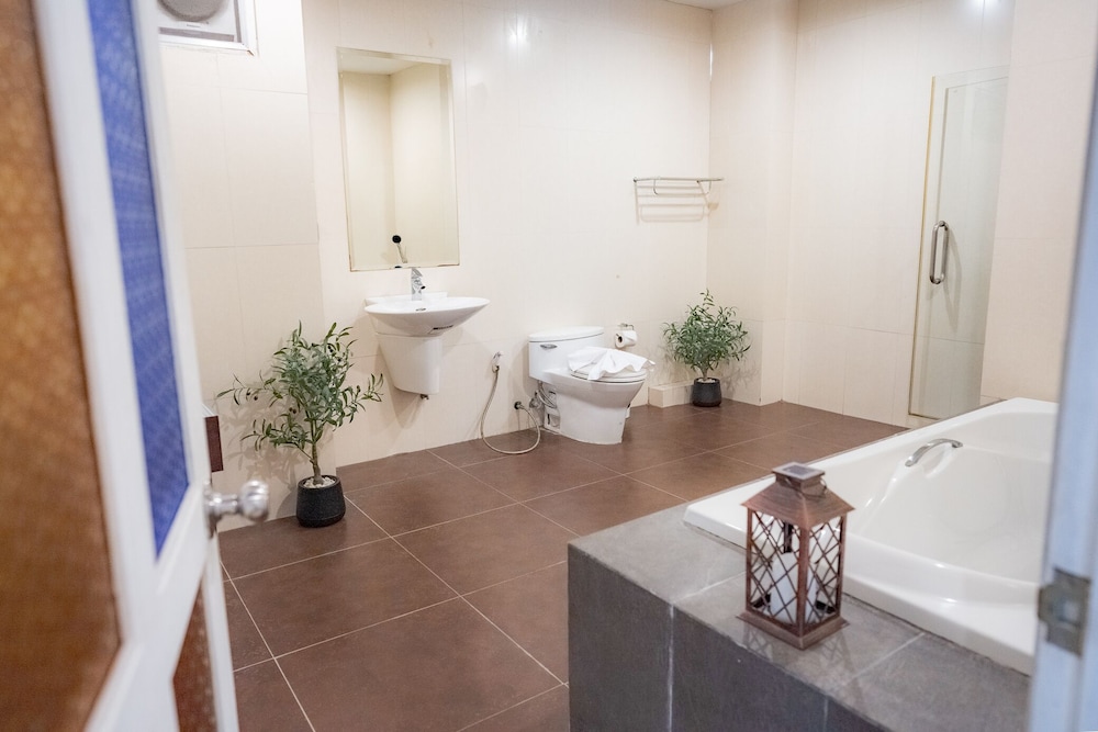 The Vintage Hotel Khaoyai 50/50