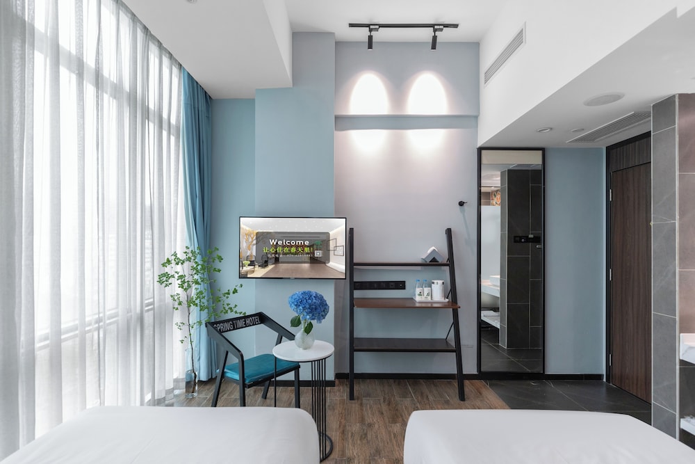 Spring Time Hotel 22/50