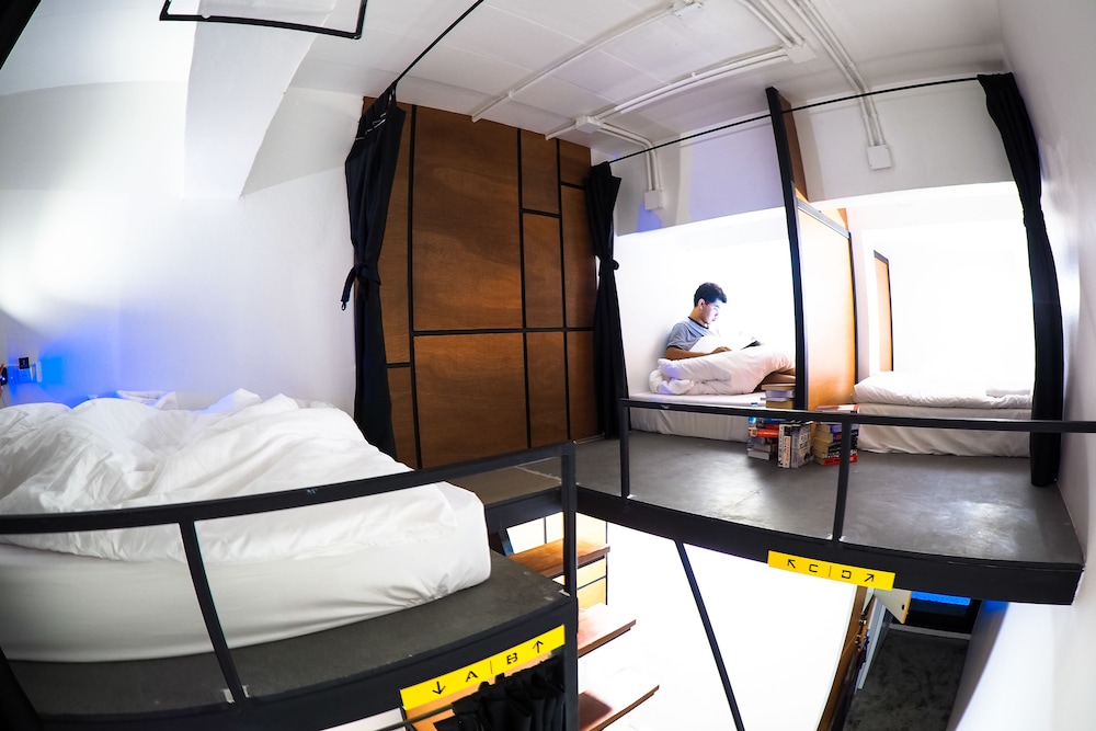 غرفة رباعية بأسرّة بطابقين، Book A Bed Poshtel - Hostel 2/5