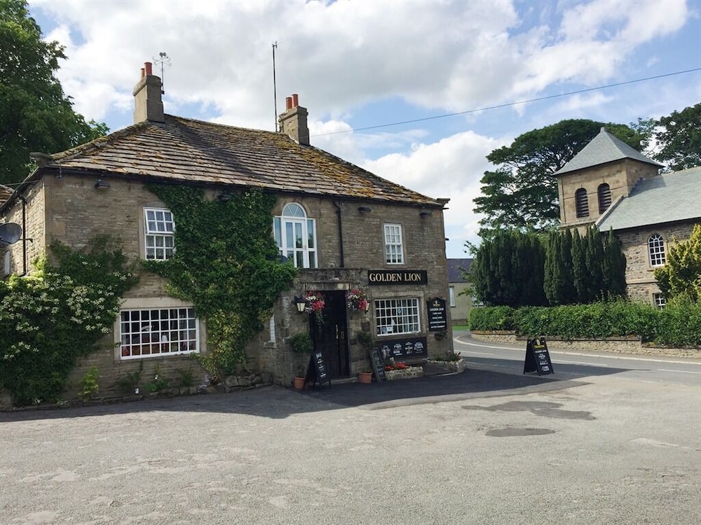 Old Coach House At The Golden Lion 14/24